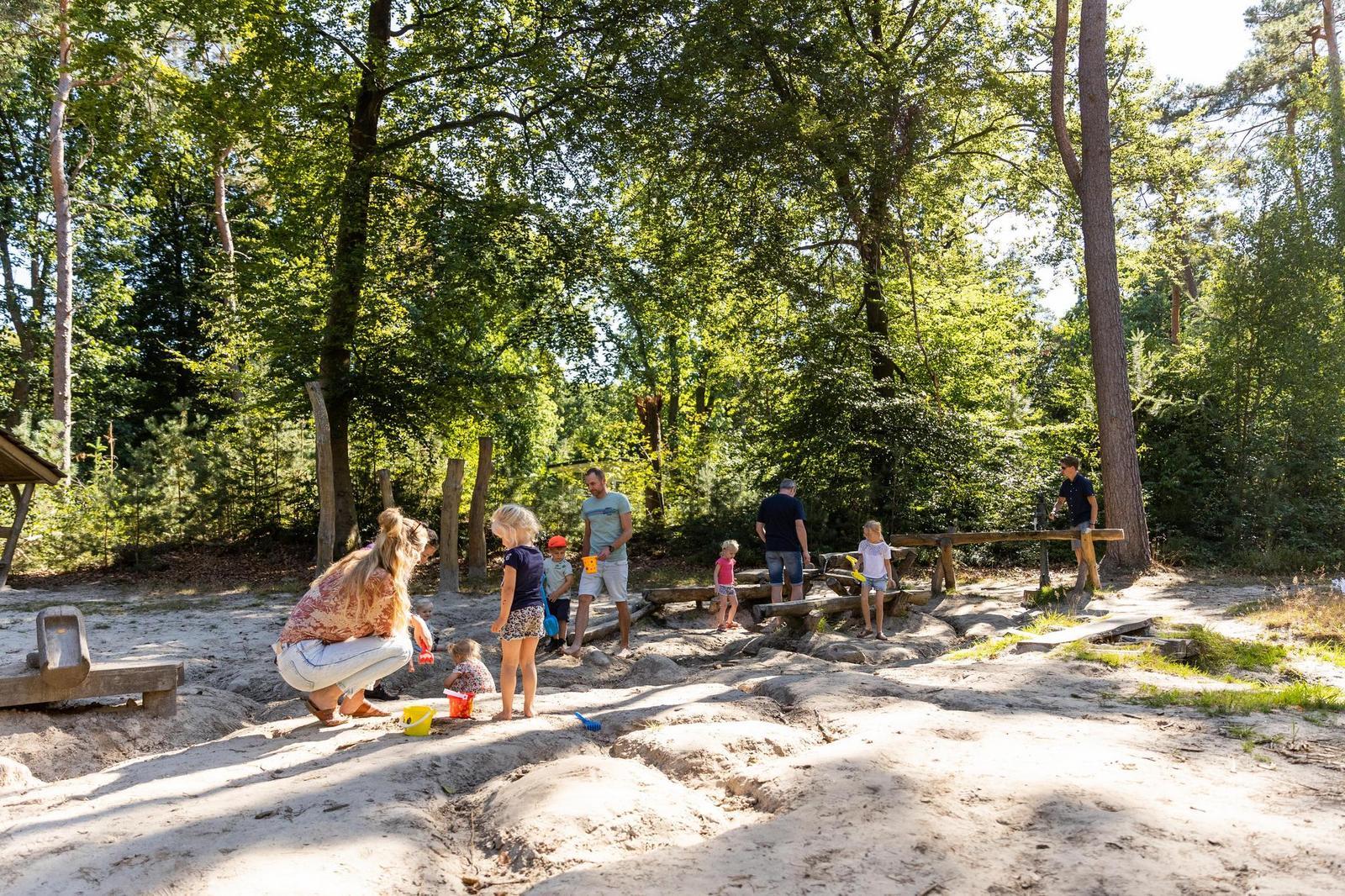 12 pers. Wellness Bungalow in Norg, Nederland voor 12 personen foto 21