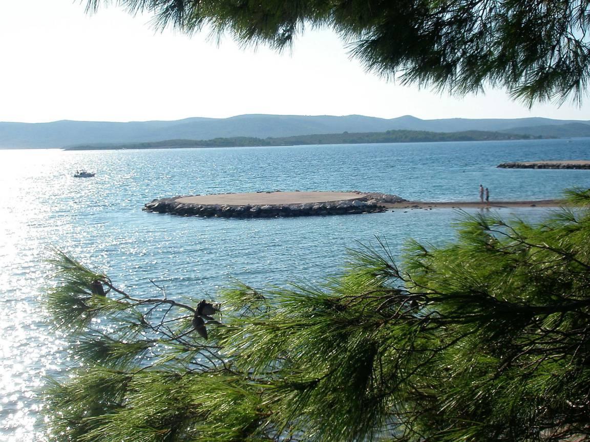 Vakantiehuis met zeezicht en ligging bij zee in Sv. Filip i Jakov, Kroatië voor 5 personen foto 24