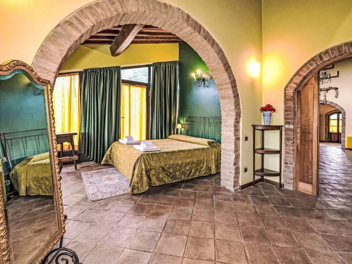 Vakantievilla met privézwembad en jacuzzi in San Gimignano, Italië voor 10 personen foto 18