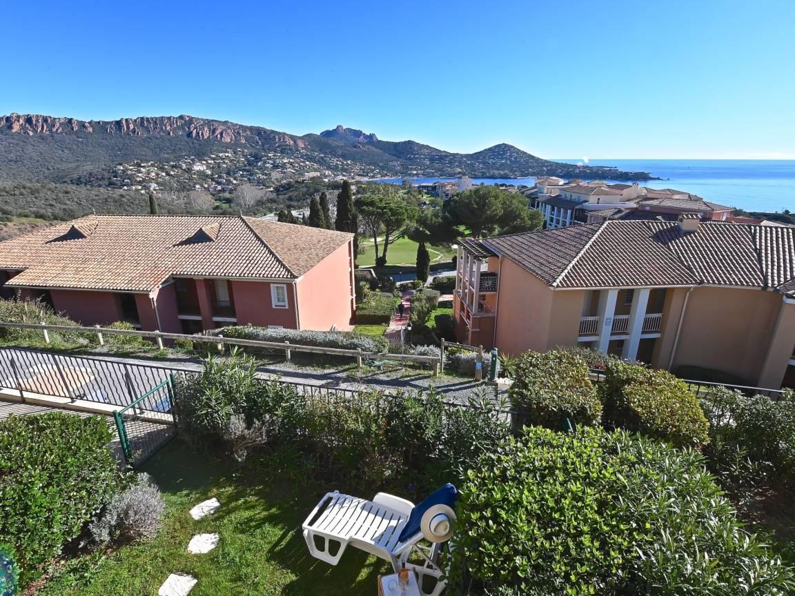 Les Bastides met 3 slaapkamers, 2 badkamers en zwembad in Agay Village Cap Esterel, Frankrijk voor 6 personen foto 21