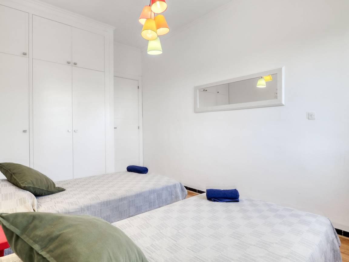 Vakantiehuis met privézwembad en zwembad en 3 slaapkamers en hond toegestaan in Empuriabrava, Spanje voor 6 personen foto 22