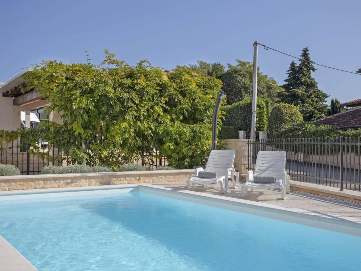 Villa Beach Front in Umag/Bašanija, Kroatië voor 8 personen foto 24