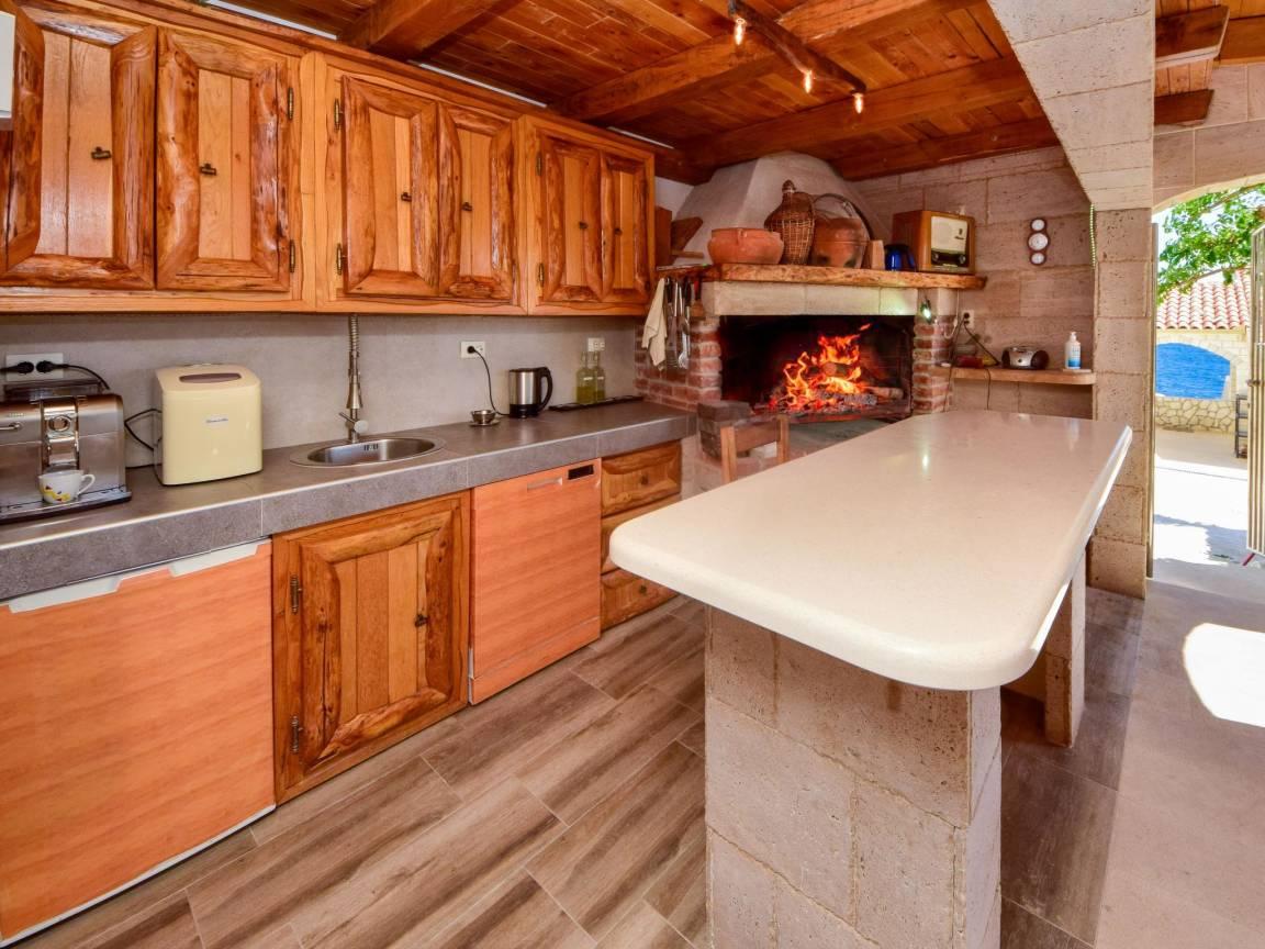 Villa Andjelka met 2 slaapkamers, 2 badkamers en sauna in Trogir/Okrug Gornji, Kroatië voor 4 personen foto 19