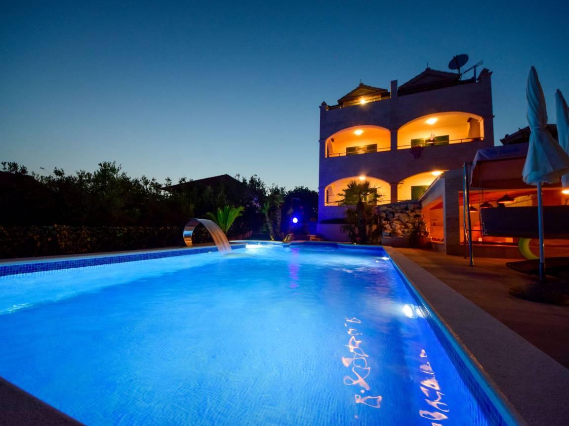 Villa Andjelka met 2 slaapkamers, 2 badkamers en sauna in Trogir/Okrug Gornji, Kroatië voor 4 personen foto 23