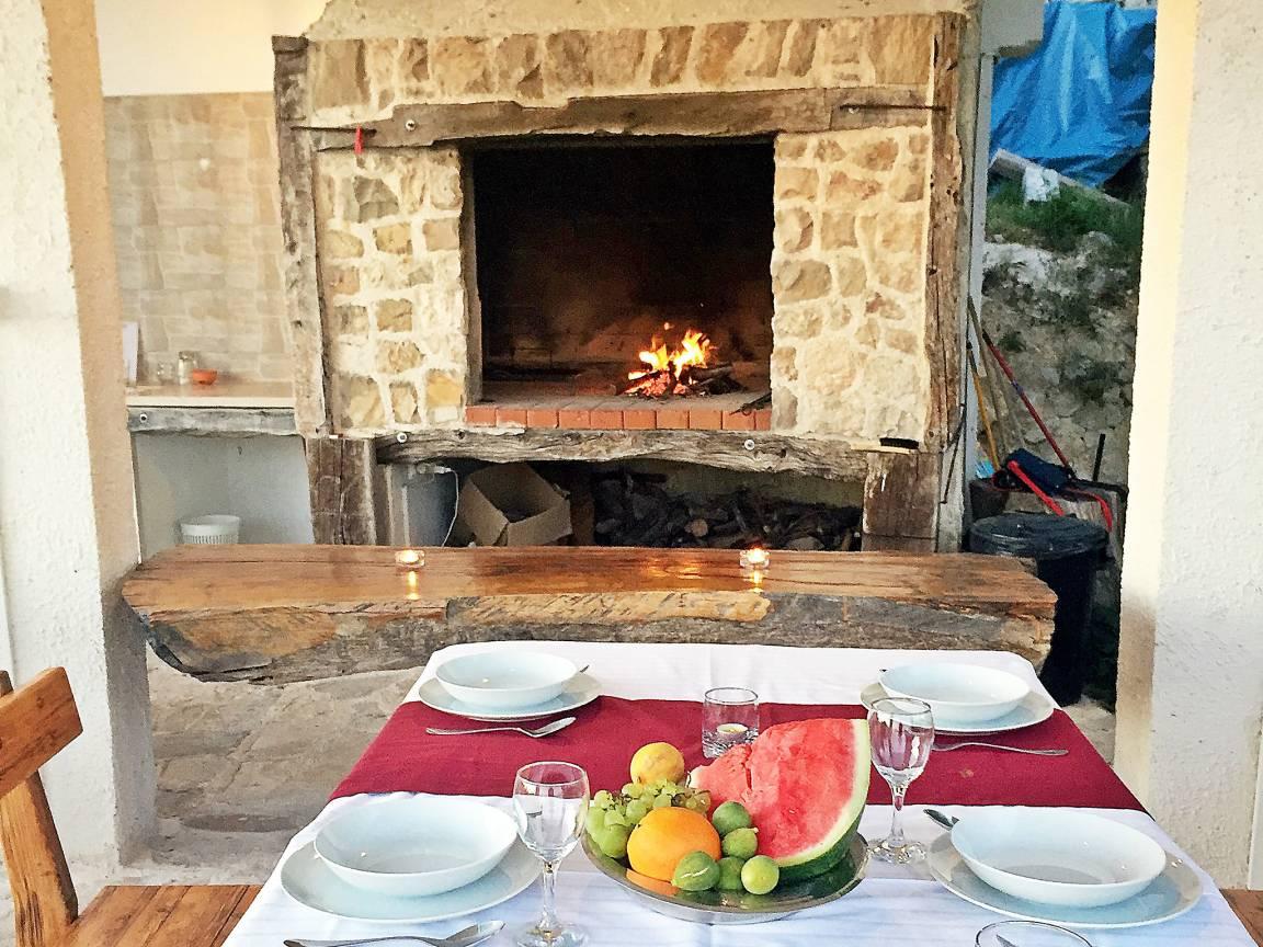 Vakantiehuis met privézwembad en zeezicht in Omiš, Kroatië voor 6 personen foto 21