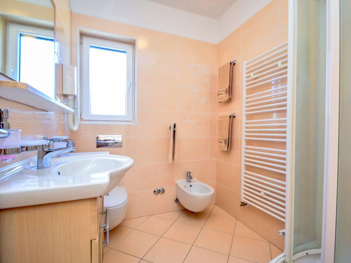 Vakantievilla met privézwembad en jacuzzi in Murter/Betina, Kroatië voor 10 personen foto 23