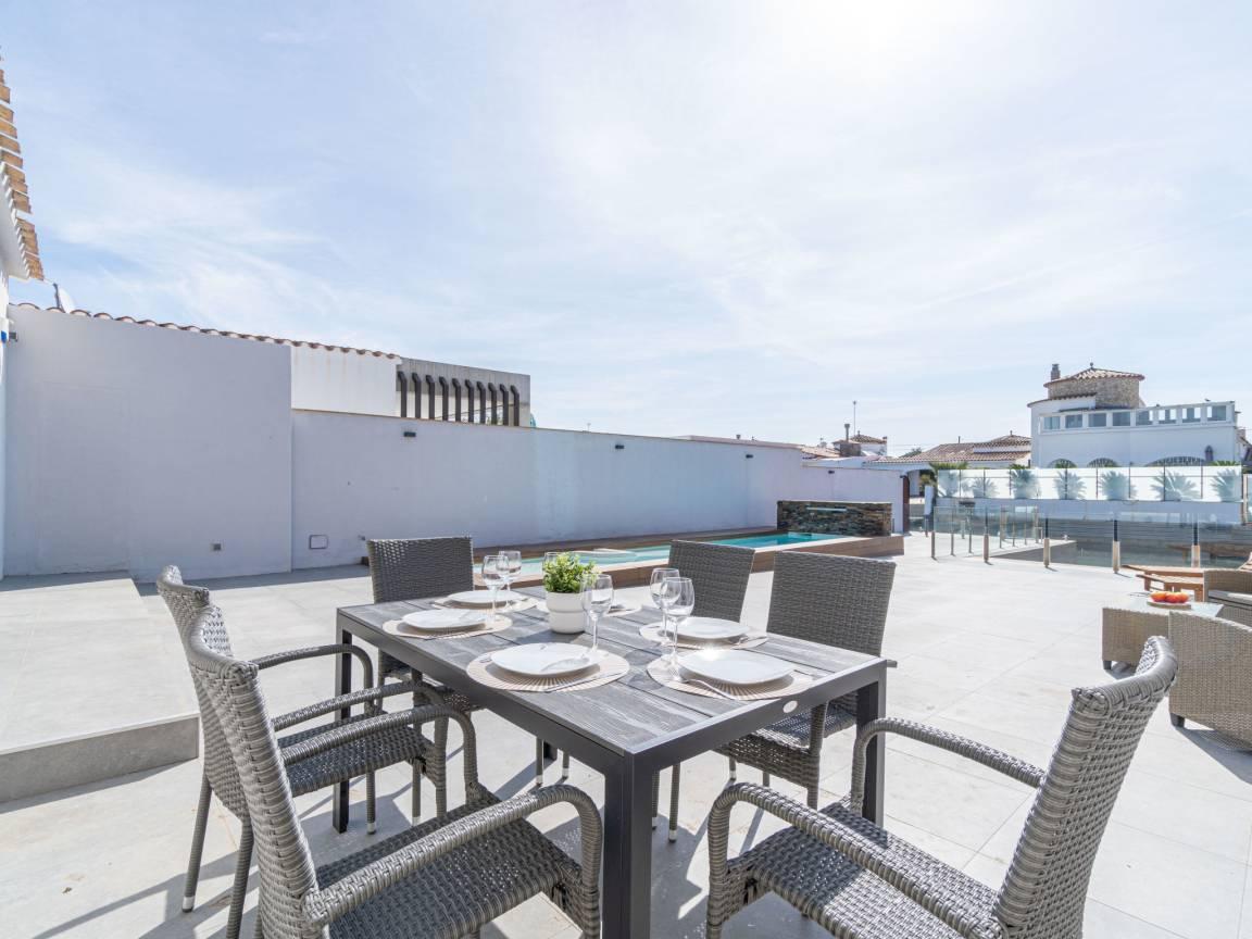 Vakantiehuis met privézwembad en zwembad in Empuriabrava, Spanje voor 5 personen foto 20