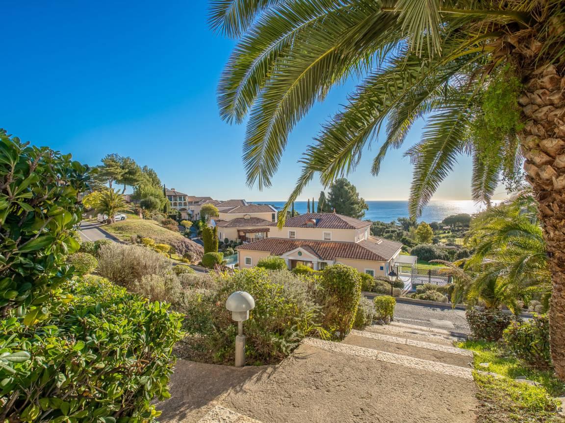 Les Bastides met 3 slaapkamers, 2 badkamers en zwembad in Agay Village Cap Esterel, Frankrijk voor 6 personen foto 25