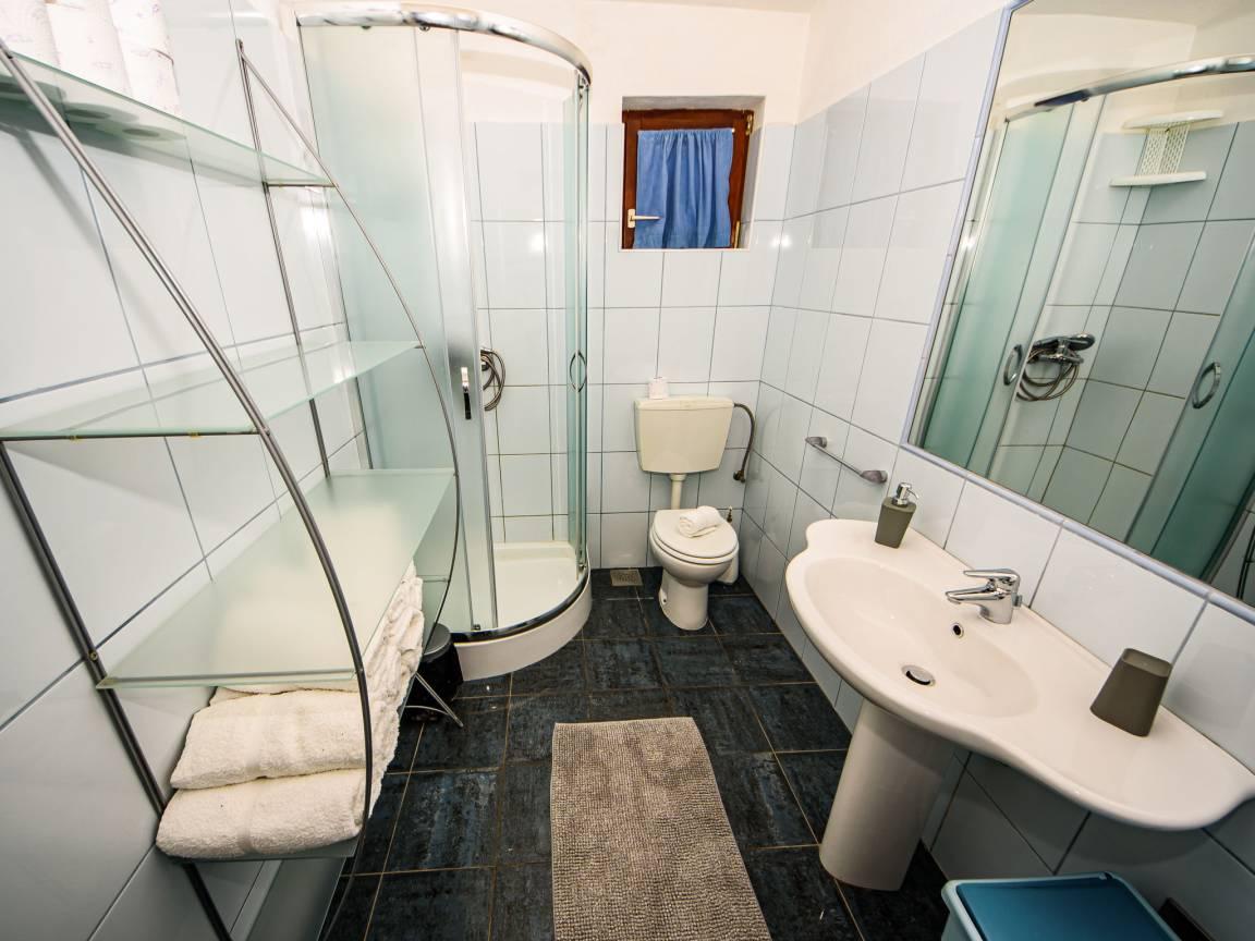 Vakantiehuis met privézwembad en zeezicht in Brač/Supetar, Kroatië voor 10 personen foto 24