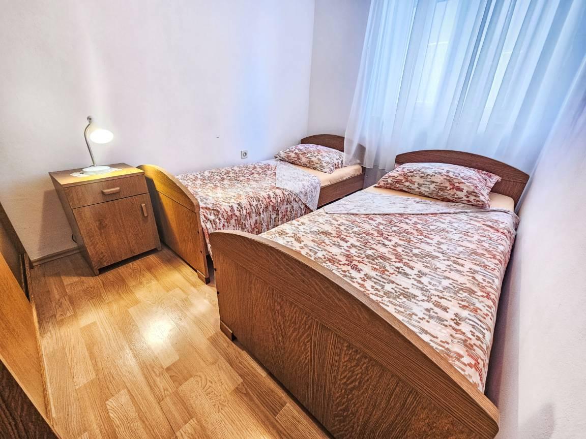 Vakantiehuis met zeezicht en zwembad in Vinišće, Kroatië voor 12 personen foto 22