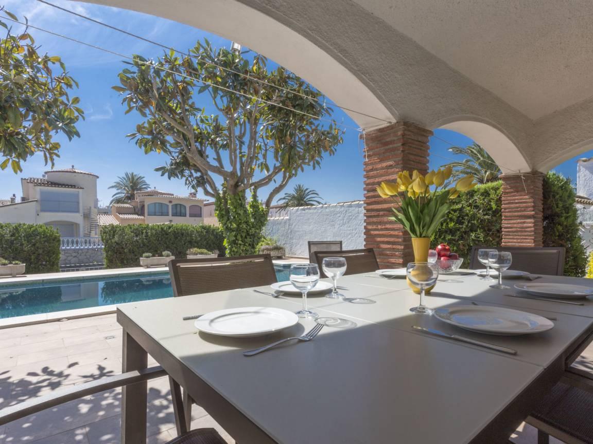 Falconera in Empuriabrava, Spanje voor 8 personen foto 25