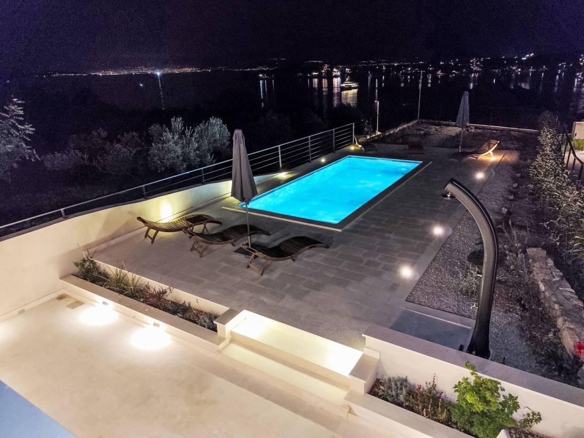 Vakantiehuis met privézwembad en zeezicht in Šolta/Nečujam, Kroatië voor 6 personen foto 25