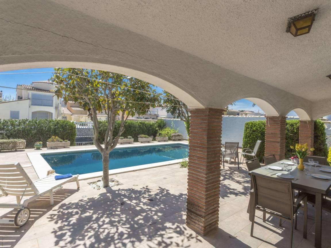 Falconera in Empuriabrava, Spanje voor 8 personen foto 20