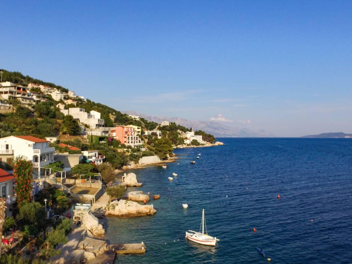 Vakantiehuis met zeezicht en ligging bij zee in Omiš, Kroatië voor 8 personen foto 24