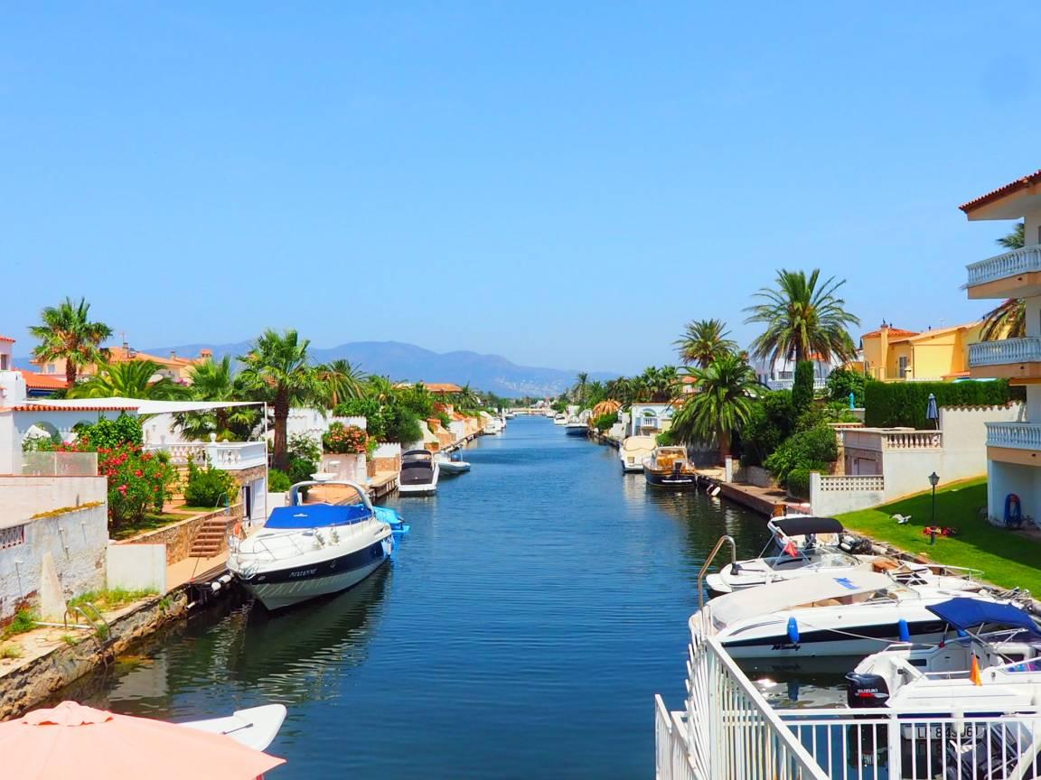 Vakantiehuis met privézwembad en zwembad in Empuriabrava, Spanje voor 6 personen foto 24
