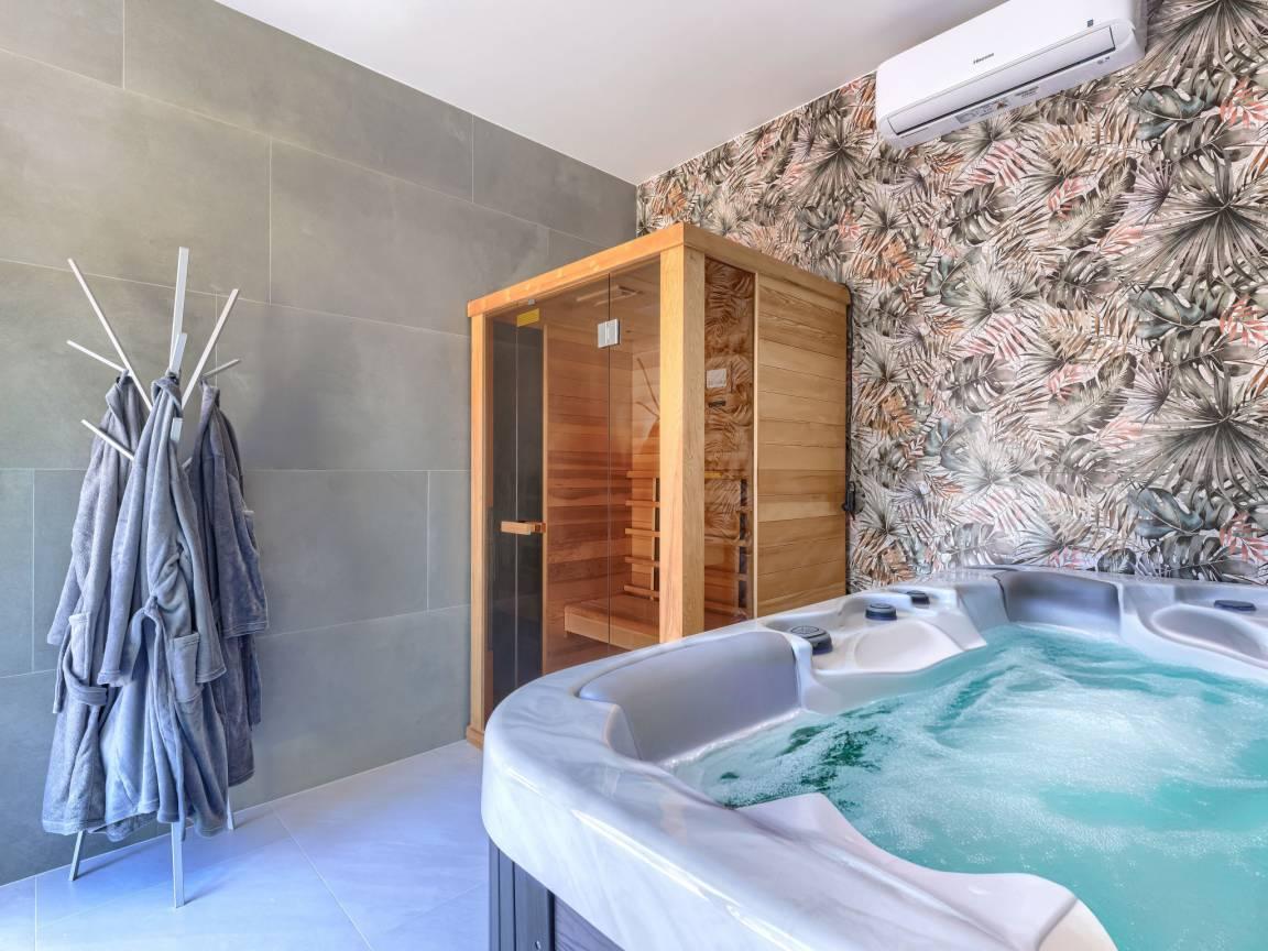 Vakantievilla met privézwembad en jacuzzi en 4 slaapkamers, 4 badkamers en hottub in Medulin, Kroatië voor 8 personen foto 20