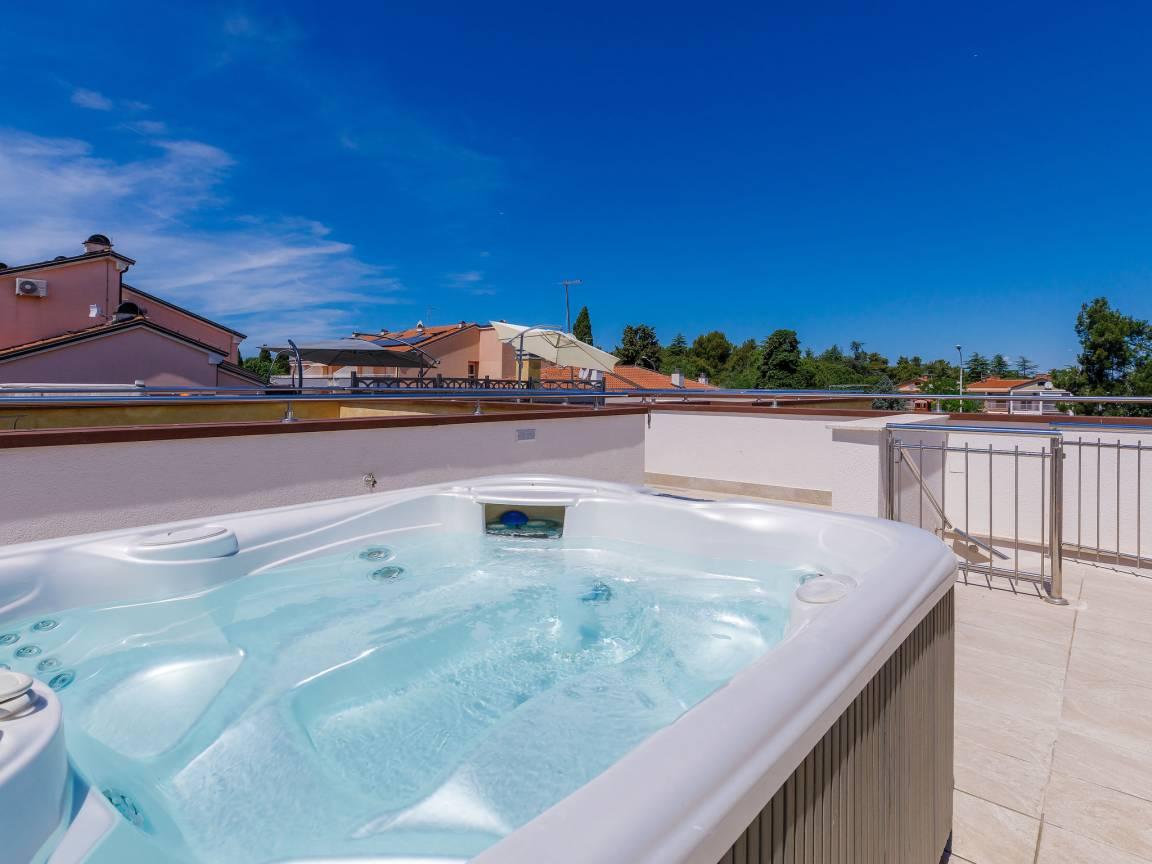 Vakantievilla met hottub en zwembad en 2 slaapkamers en hond toegestaan in Umag, Kroatië voor 6 personen foto 19