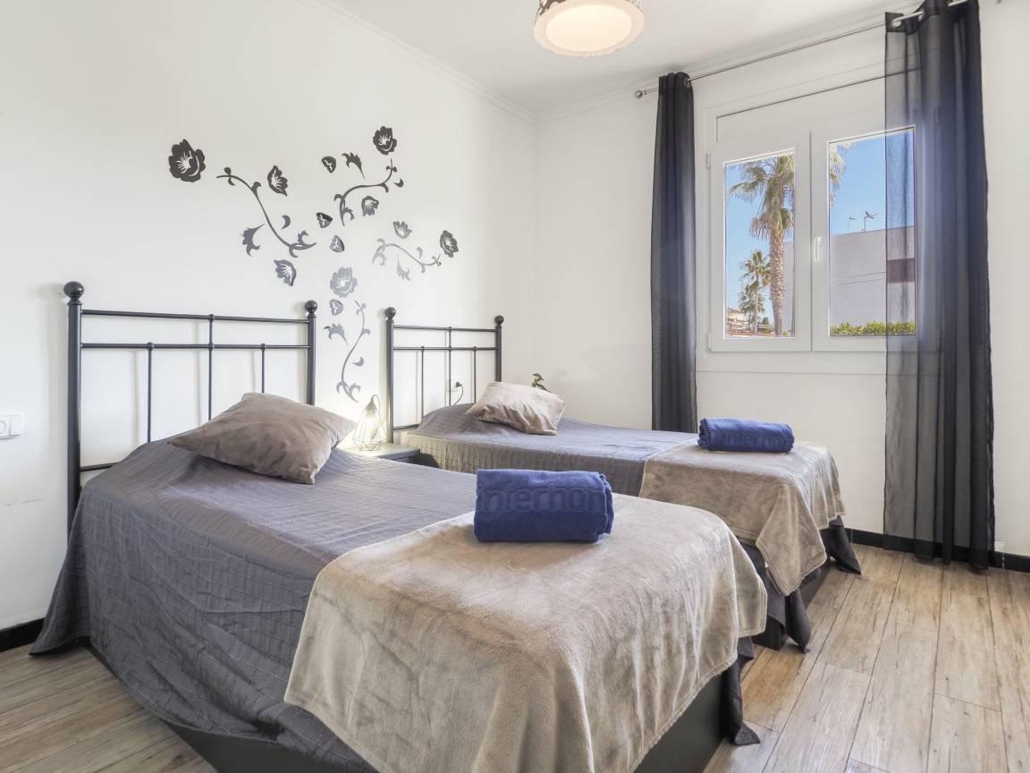 Vakantiehuis met privézwembad en zwembad en 3 slaapkamers en hond toegestaan in Empuriabrava, Spanje voor 6 personen foto 18