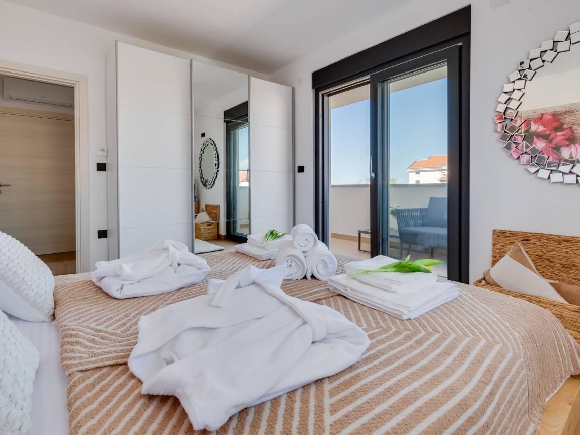 Luxury Villa Terra Maiorum in Pag/Povljana, Kroatië voor 6 personen foto 19