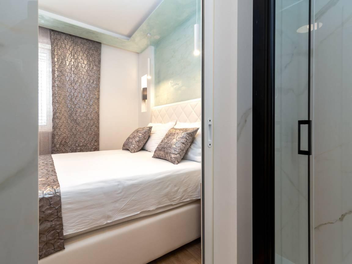 Vakantieappartement met zeezicht en zwembad in Trogir/Arbanija, Kroatië voor 6 personen foto 24