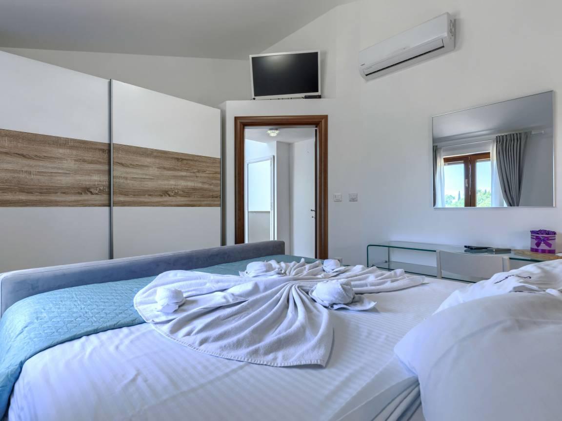 Vakantiehuis met privézwembad en jacuzzi in Pula/Marčana, Kroatië voor 8 personen foto 23