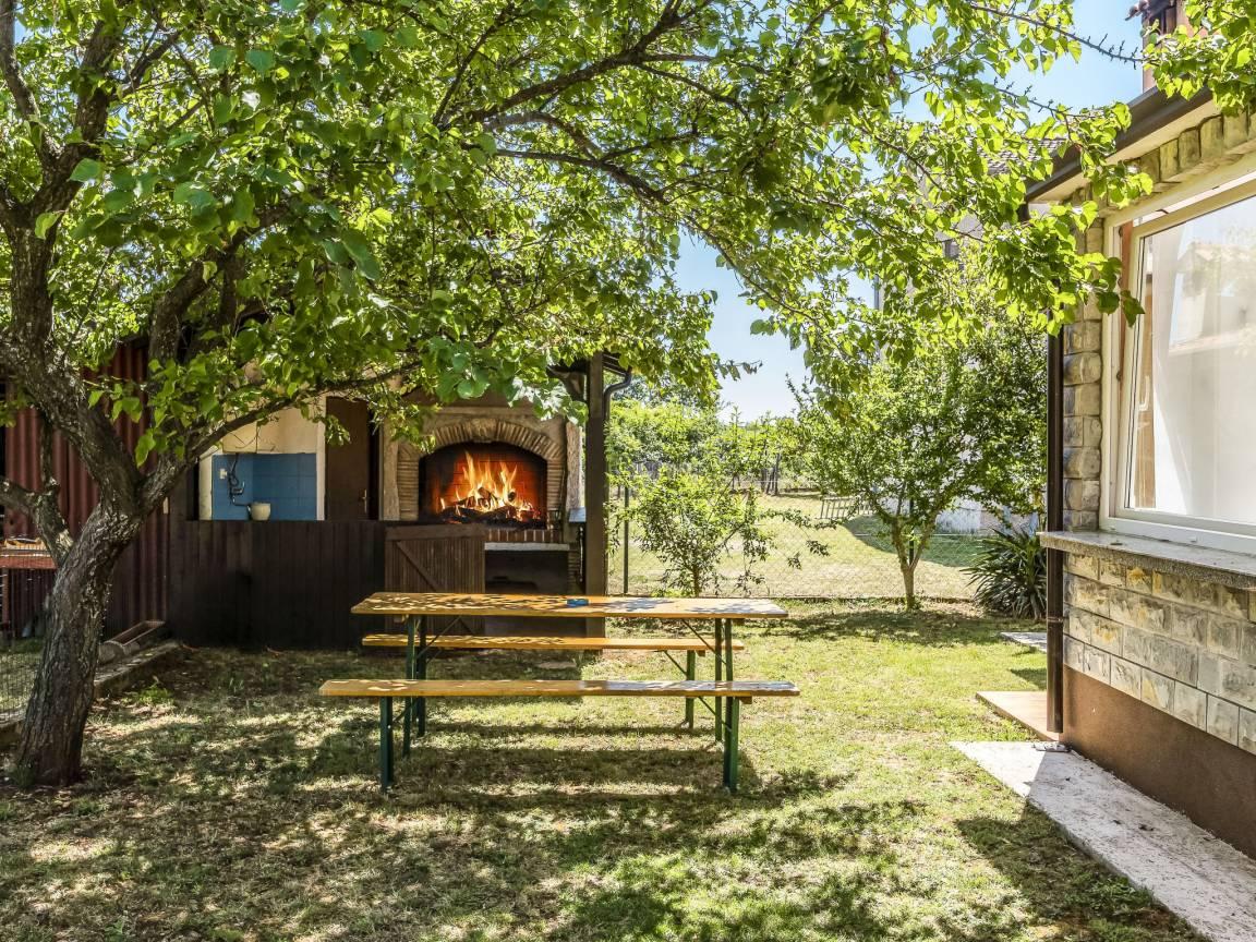 Vakantiehuis met privézwembad en jacuzzi in Poreč/Kaštelir, Kroatië voor 9 personen foto 19