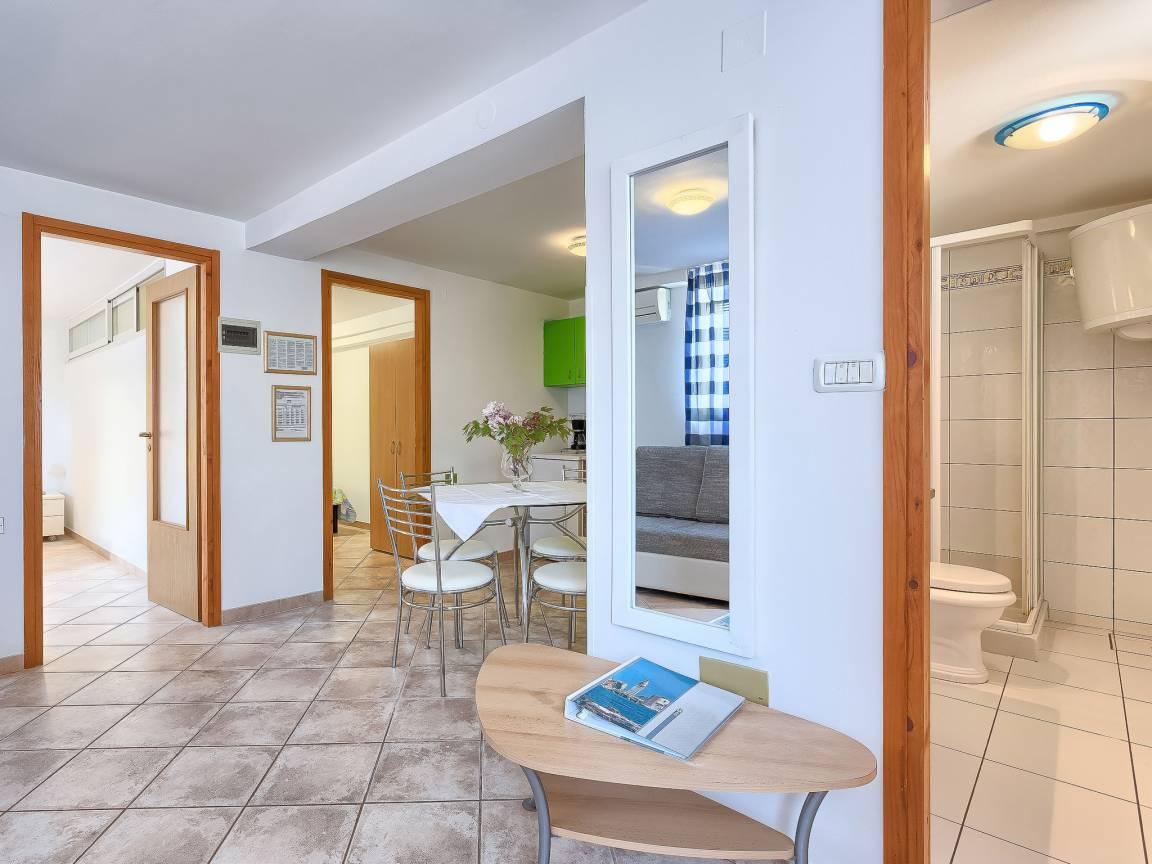 Vakantieappartement met hottub en zwembad en 2 slaapkamers en hond toegestaan in Umag, Kroatië voor 5 personen foto 19