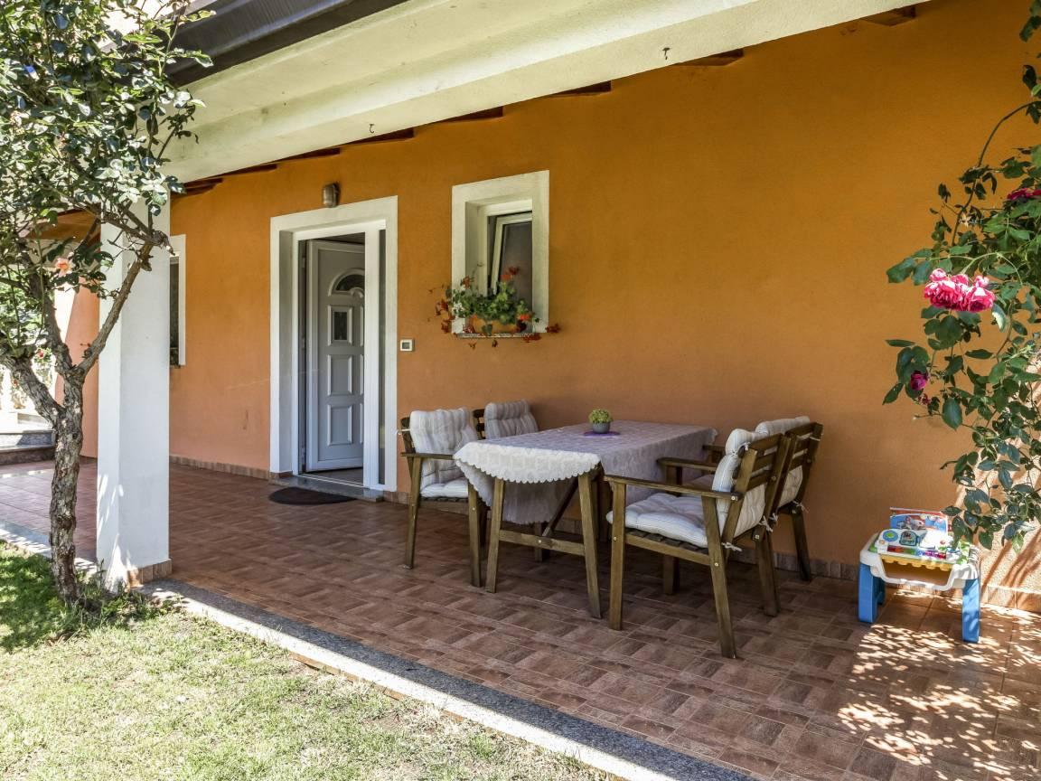 Vakantiehuis met privézwembad en jacuzzi in Poreč/Kaštelir, Kroatië voor 9 personen foto 21