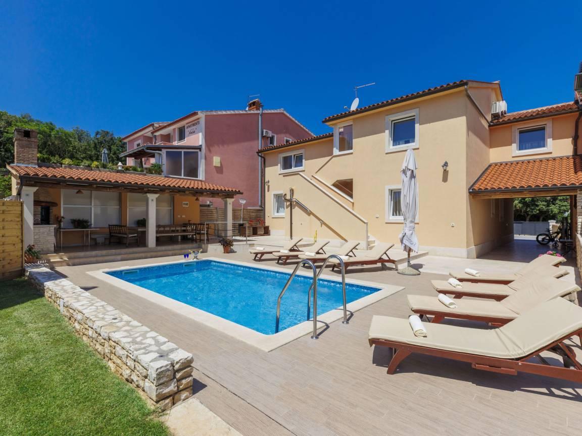 Vakantiehuis met privézwembad en zwembad in Štinjan, Kroatië voor 16 personen foto 22