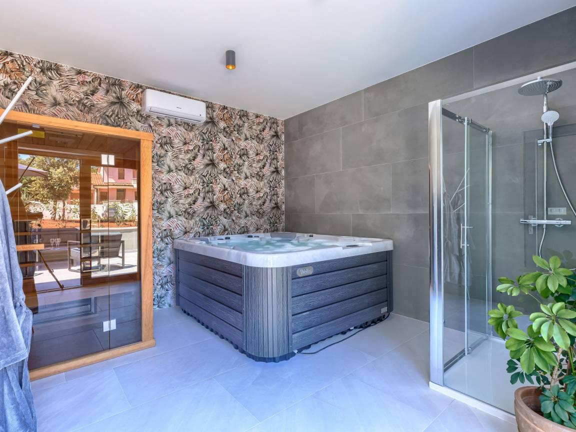 Vakantievilla met privézwembad en jacuzzi en 4 slaapkamers, 4 badkamers en hottub in Medulin, Kroatië voor 8 personen foto 19