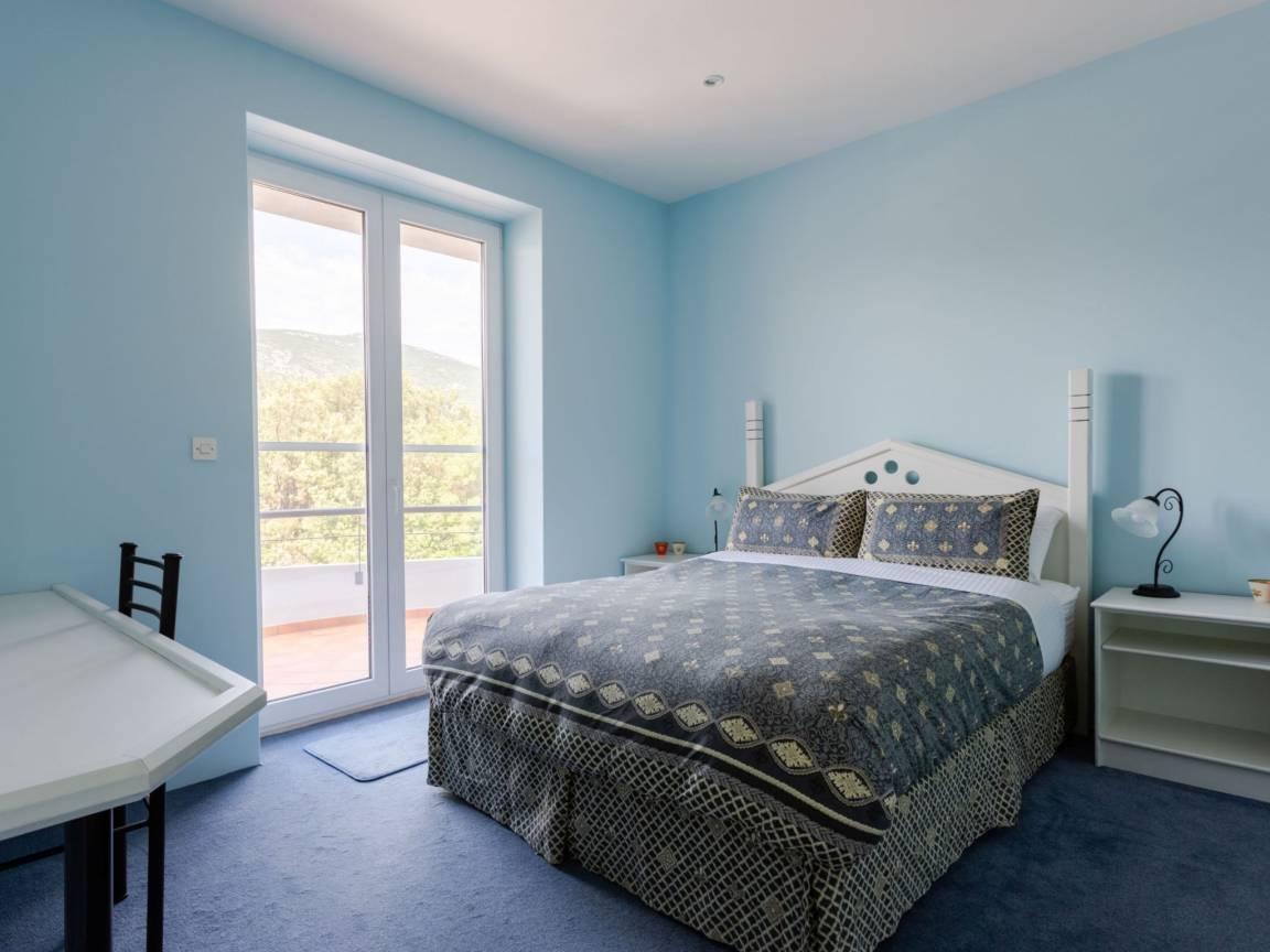 Waterfront Oasis met 2 slaapkamers, 2 badkamers en jacuzzi in Ston, Kroatië voor 4 personen foto 20