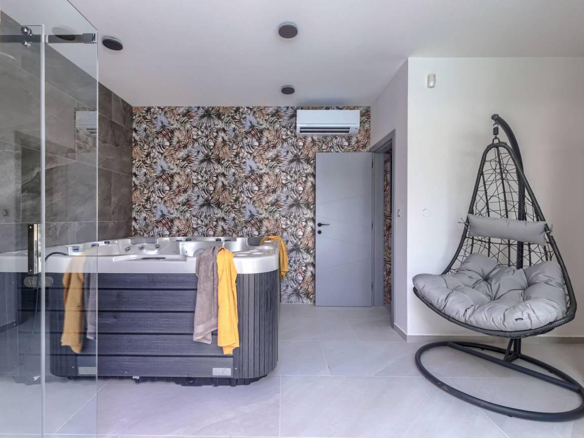 Vakantievilla met privézwembad en jacuzzi en 4 slaapkamers, 4 badkamers en hottub in Medulin, Kroatië voor 8 personen foto 25