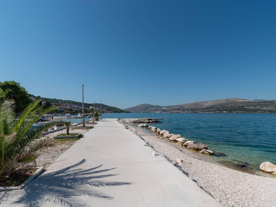 Vakantieappartement met zeezicht en zwembad in Trogir/Arbanija, Kroatië voor 4 personen foto 25