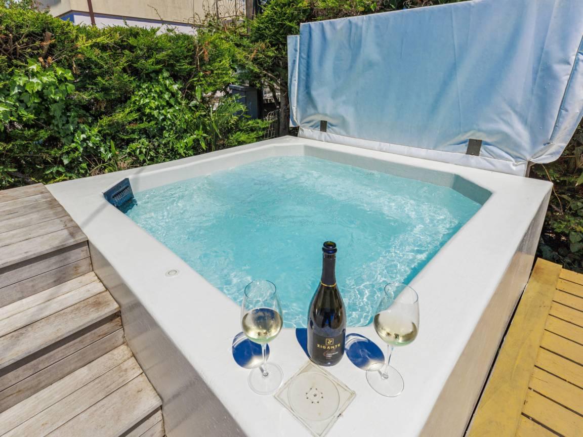 Vakantieappartement met hottub en zwembad en 1 slaapkamer en hond toegestaan in Umag, Kroatië voor 4 personen foto 25