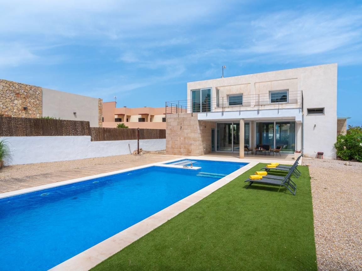 Vakantievilla met privézwembad en zwembad in Colònia Sant Pere, Spanje voor 6 personen foto 24
