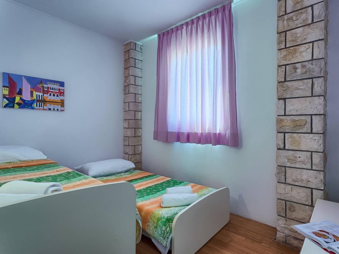 Vakantieappartement met hottub en zwembad en 2 slaapkamers en hond toegestaan in Umag, Kroatië voor 5 personen foto 23