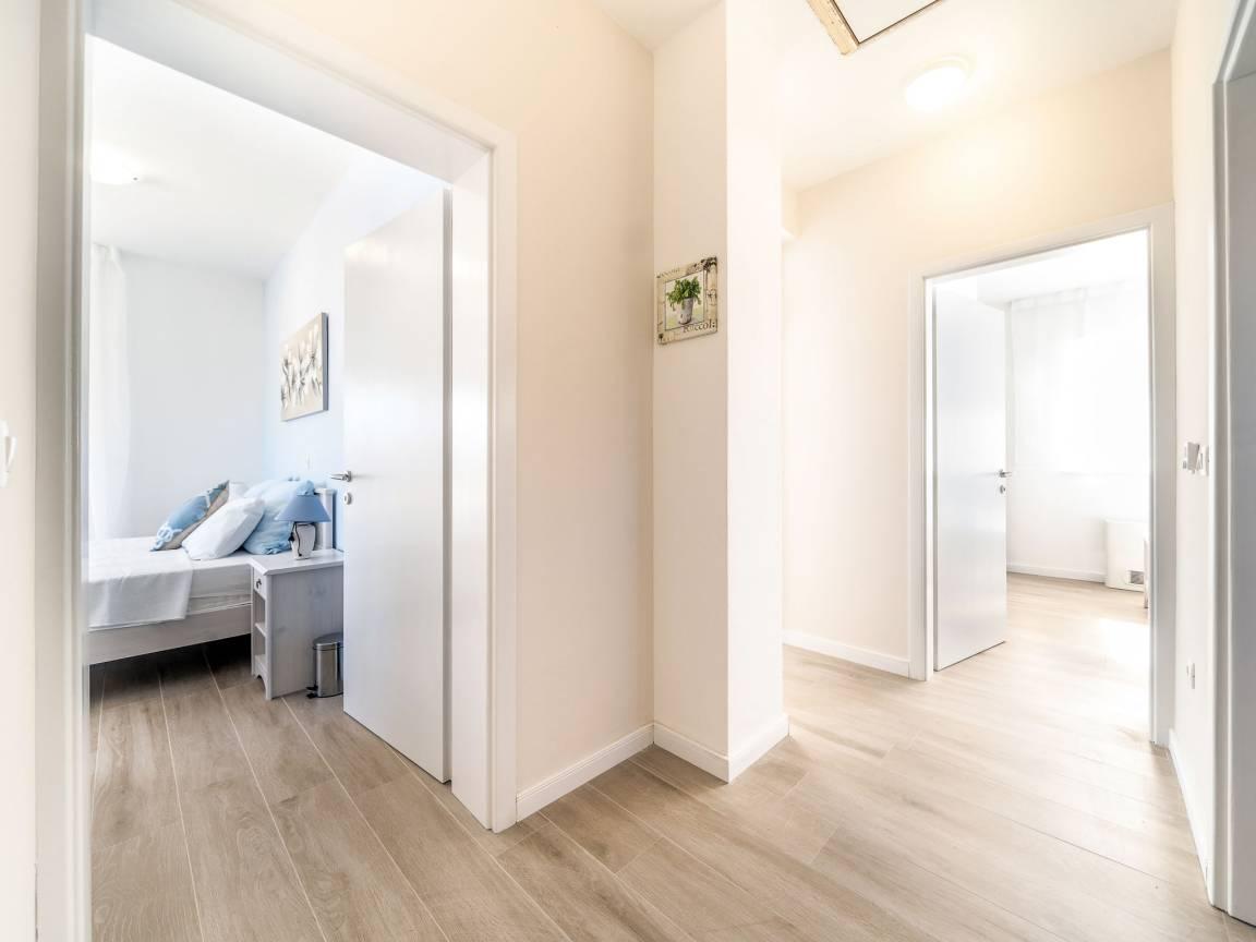 Sea Front Villa Lucija in Zadar, Kroatië voor 10 personen foto 25
