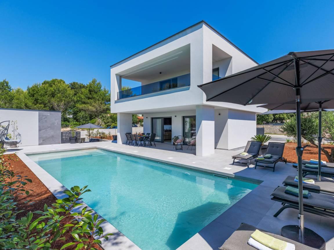 Vakantievilla met privézwembad en jacuzzi en 4 slaapkamers, 4 badkamers en hottub in Medulin, Kroatië voor 8 personen foto 21