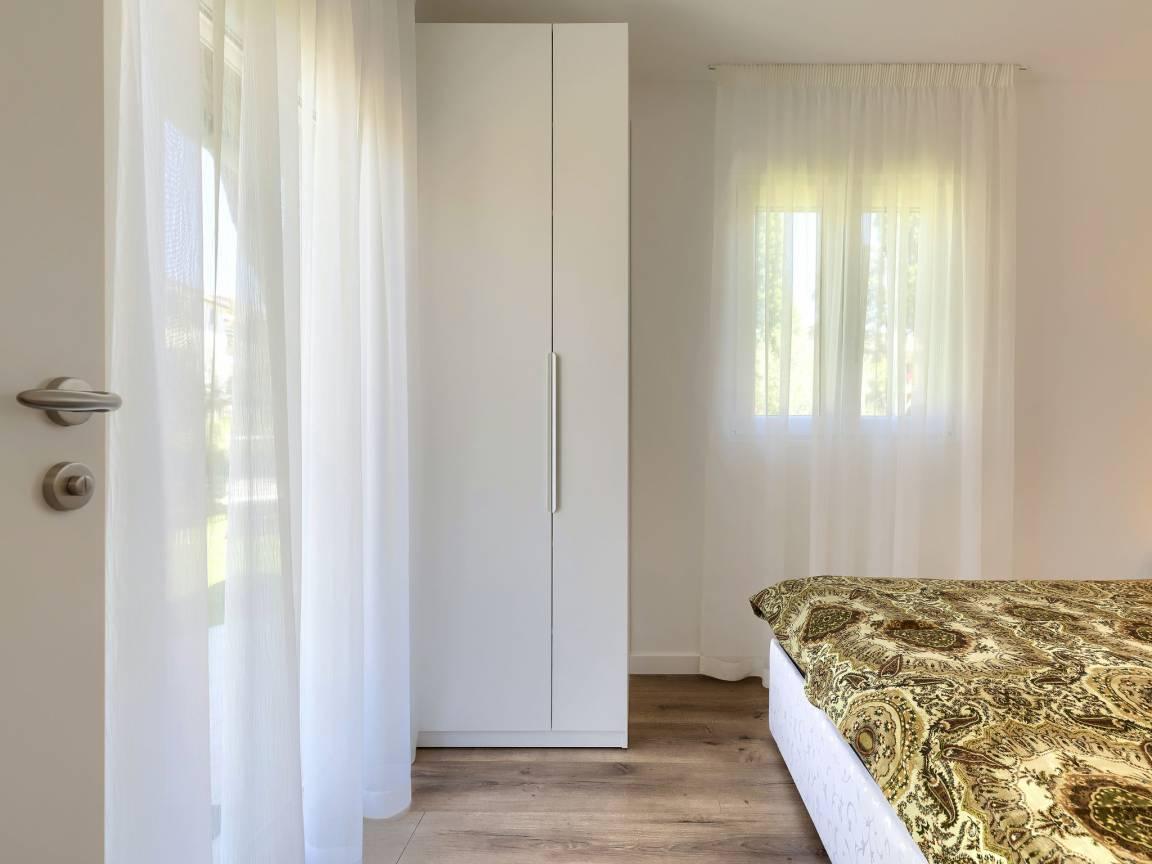 Vakantiehuis met zeezicht en ligging bij zee en 2 slaapkamers en hond toegestaan in Umag, Kroatië voor 4 personen foto 22