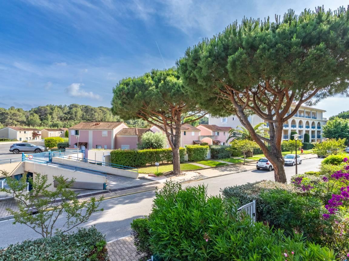 Le Domaine d'Azur met 1 slaapkamer en zwembad in Le Lavandou, Frankrijk voor 4 personen foto 21