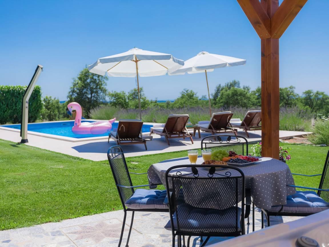 Vakantiehuis met privézwembad en jacuzzi in Poreč/Sv. Lovreč, Kroatië voor 4 personen foto 22