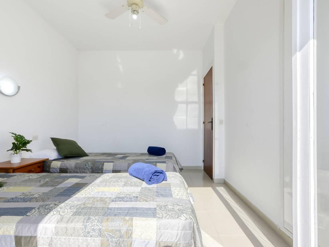 Vakantiehuis met privézwembad en zwembad en 3 slaapkamers en hond toegestaan in Empuriabrava, Spanje voor 6 personen foto 21
