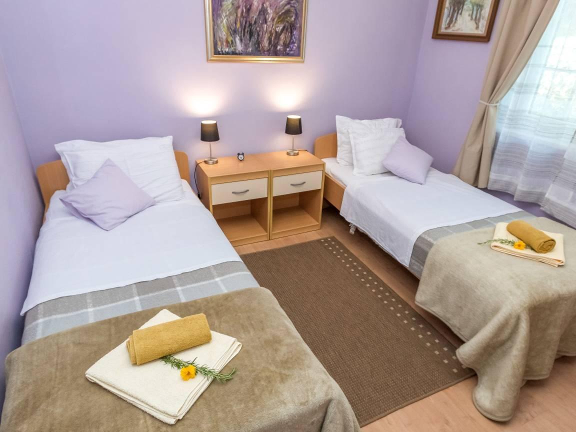 Vakantiehuis met privézwembad en zeezicht in Molat/Brgulje, Kroatië voor 6 personen foto 23