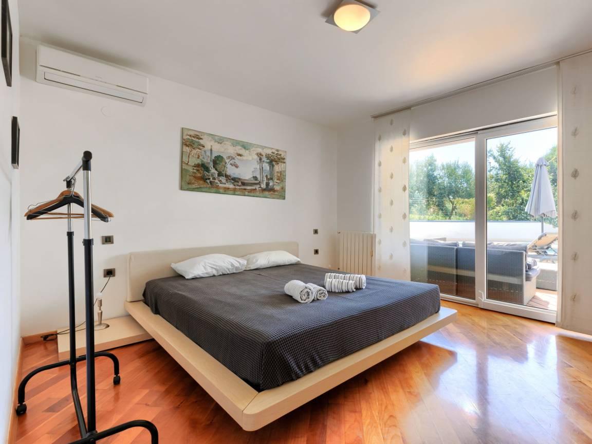 Vakantiehuis met privézwembad en zwembad in Pula/Banjole, Kroatië voor 8 personen foto 25