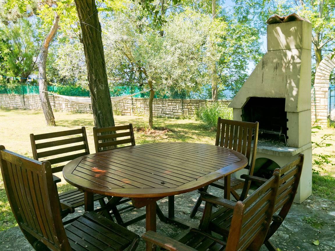 Vakantiehuis met ligging bij zee en speeltuin in Umag, Kroatië voor 6 personen foto 19