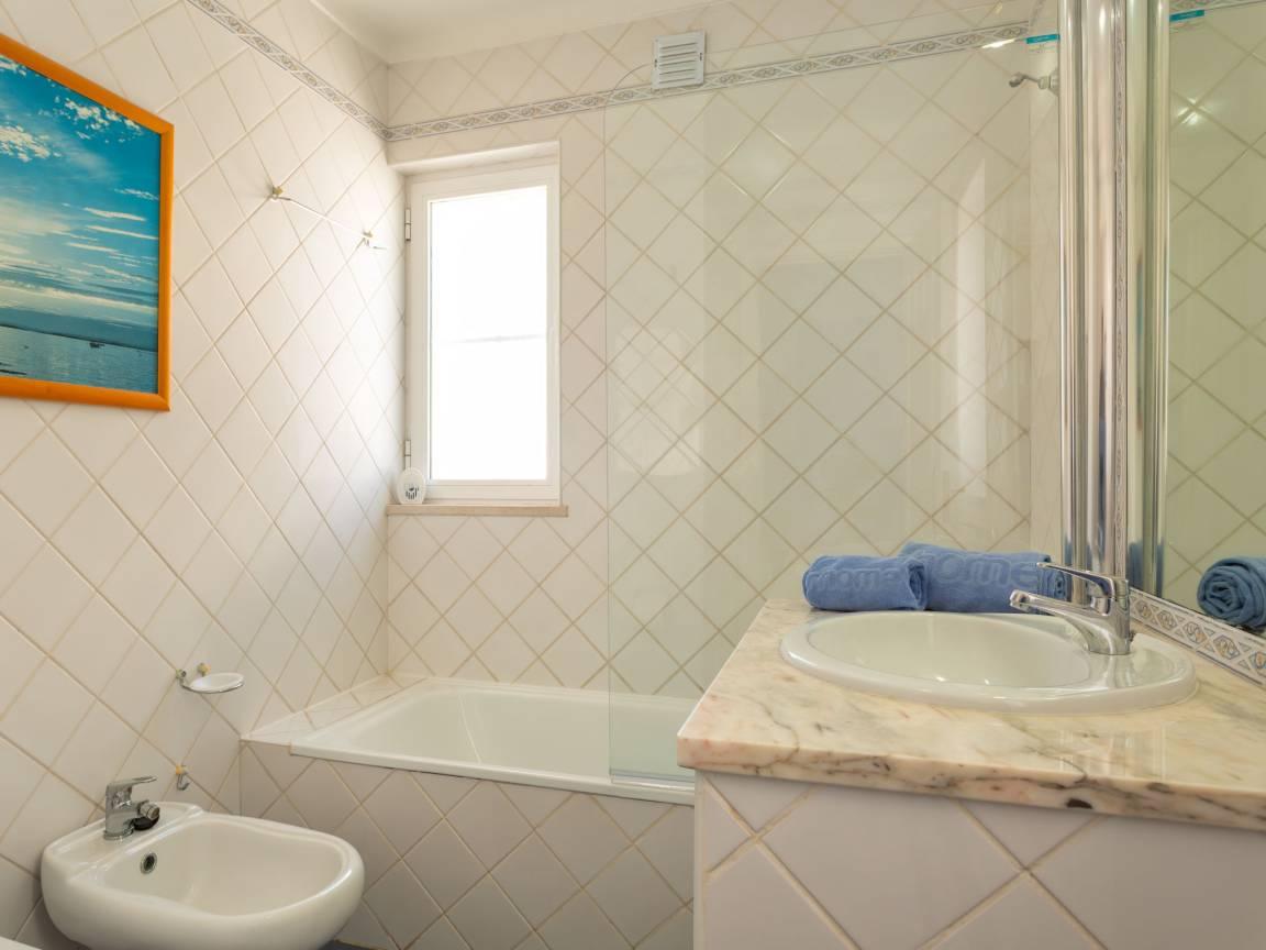 Villa Blue Ocean in Gale, Portugal voor 8 personen foto 20