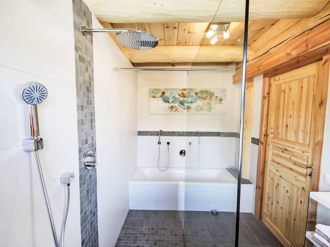 Chalet Karin met 3 slaapkamers, 2 badkamers en jacuzzi in Axams, Oostenrijk voor 7 personen foto 24