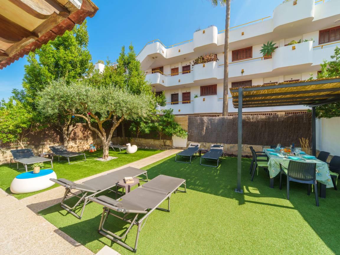 Vakantievilla met zwembad en ligging bij zee in Port d'Alcúdia, Spanje voor 6 personen foto 24