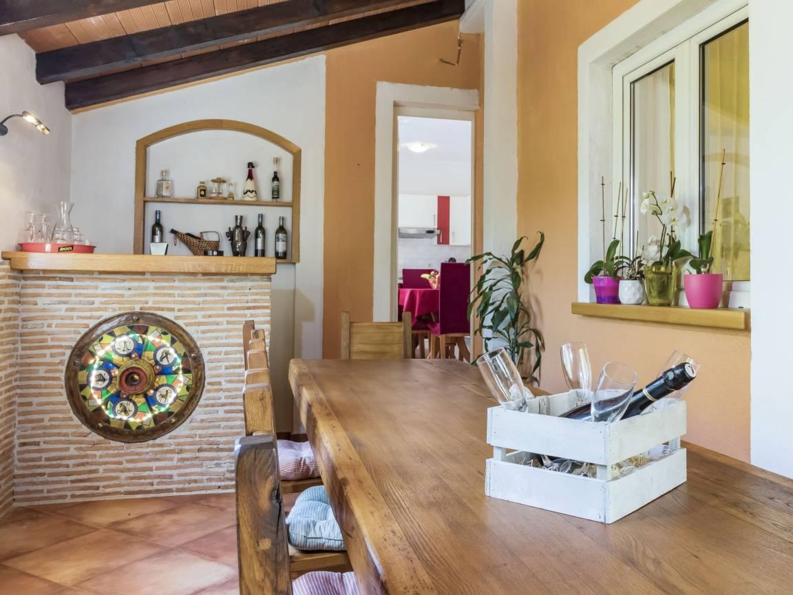 Vakantiehuis met privézwembad en jacuzzi in Poreč/Kaštelir, Kroatië voor 9 personen foto 23