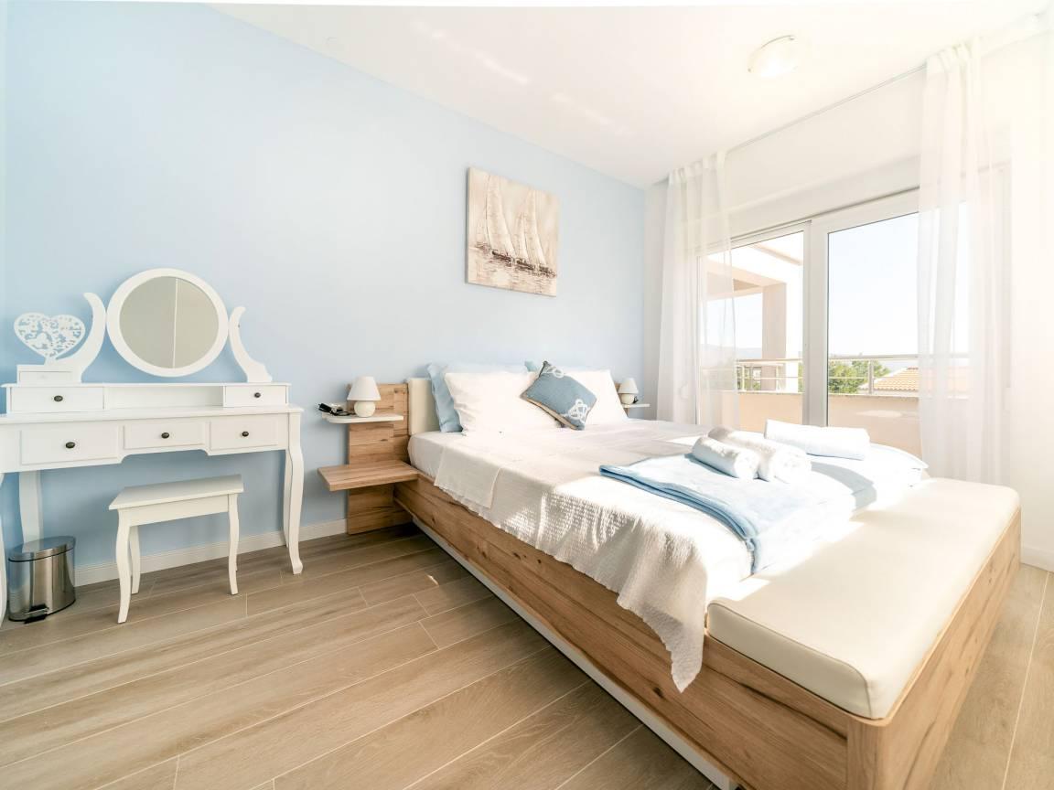 Sea Front Villa Lucija in Zadar, Kroatië voor 10 personen foto 24